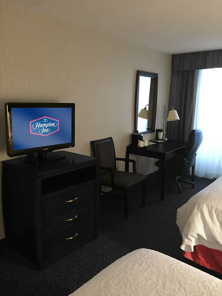 Ramada By Wyndham Niagara Falls By The River Hotel